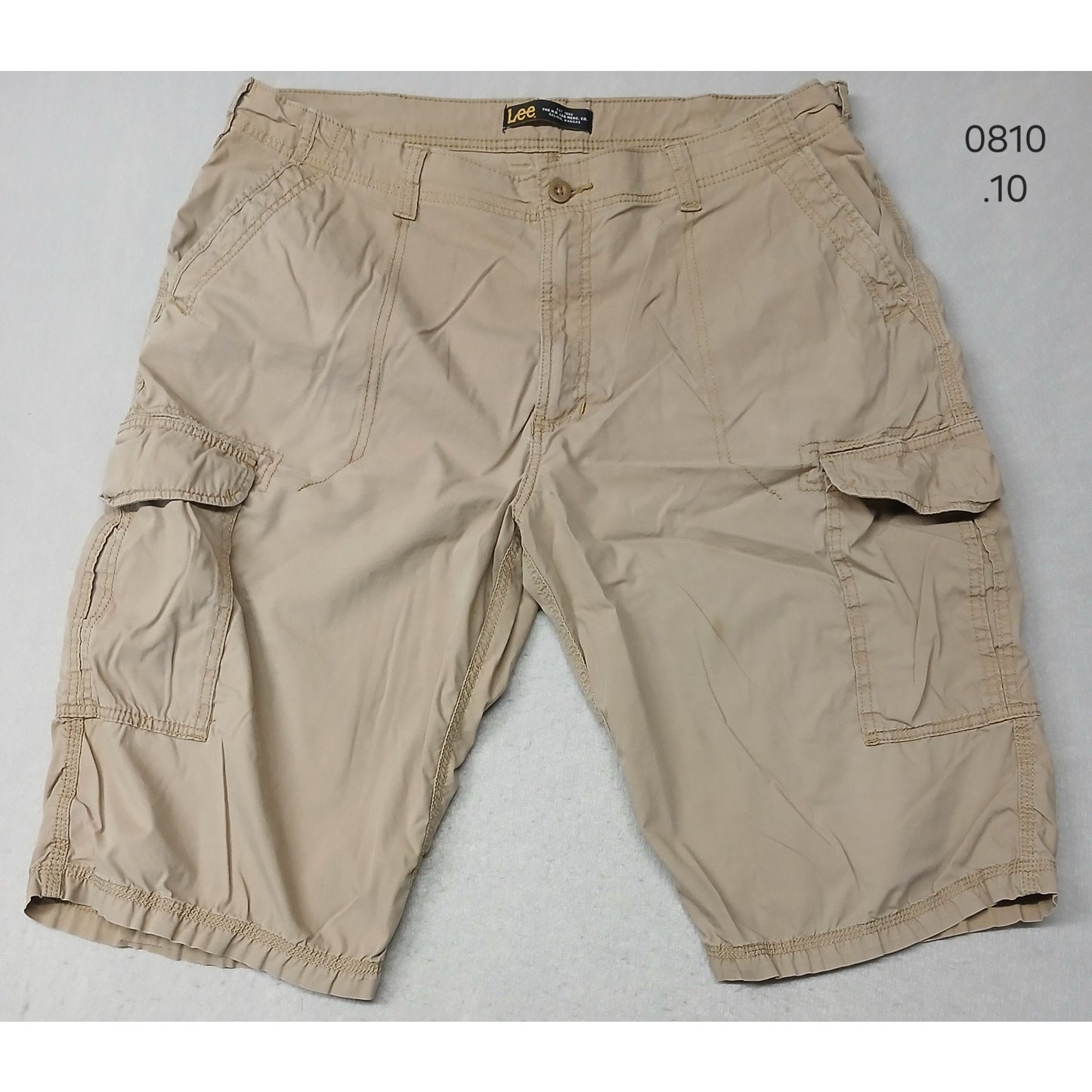 Lee's (40) Men's Tan Khaki Cargo Style Shorts