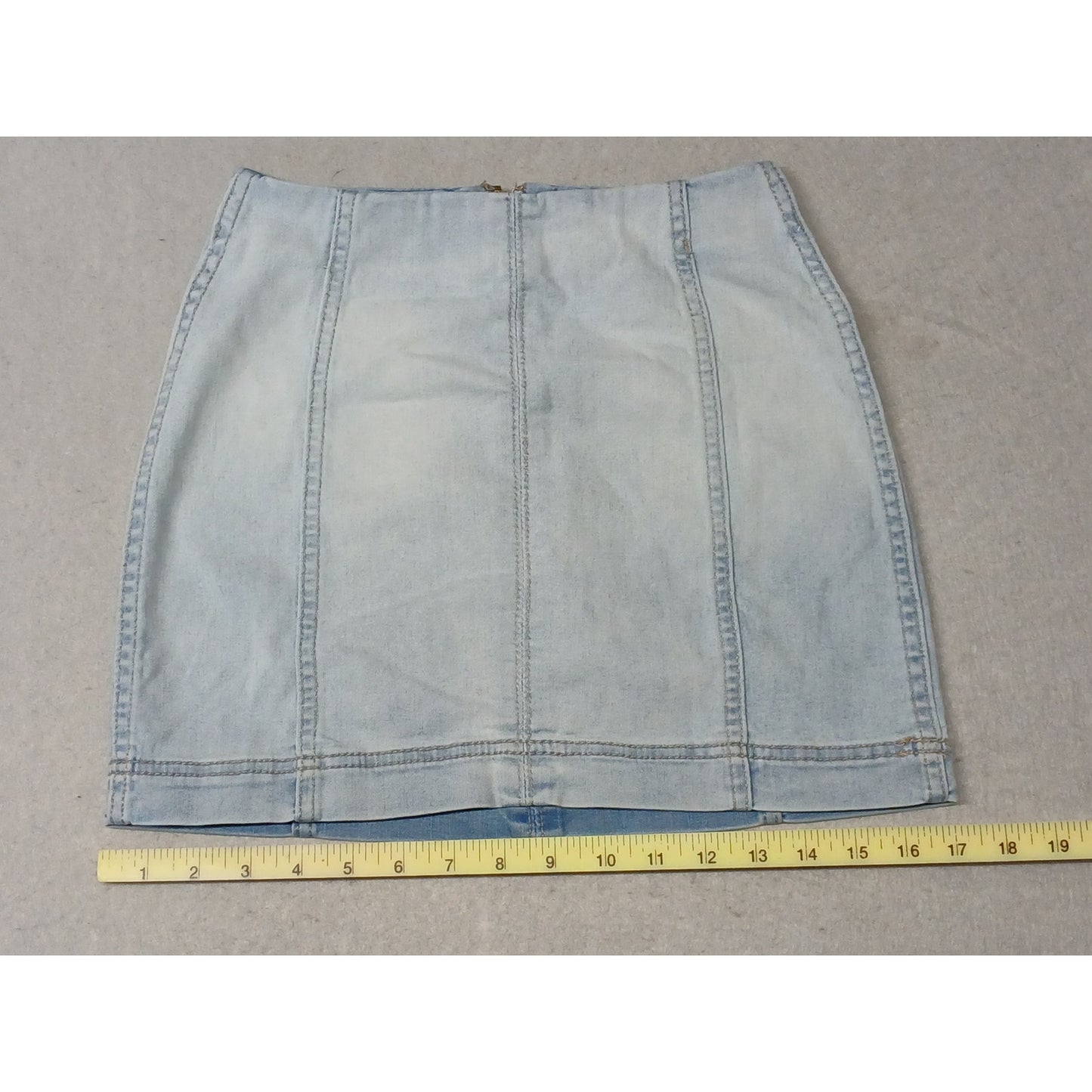 Wild Fable (0) Light Wash Raw Hem Denim Mini Skirt