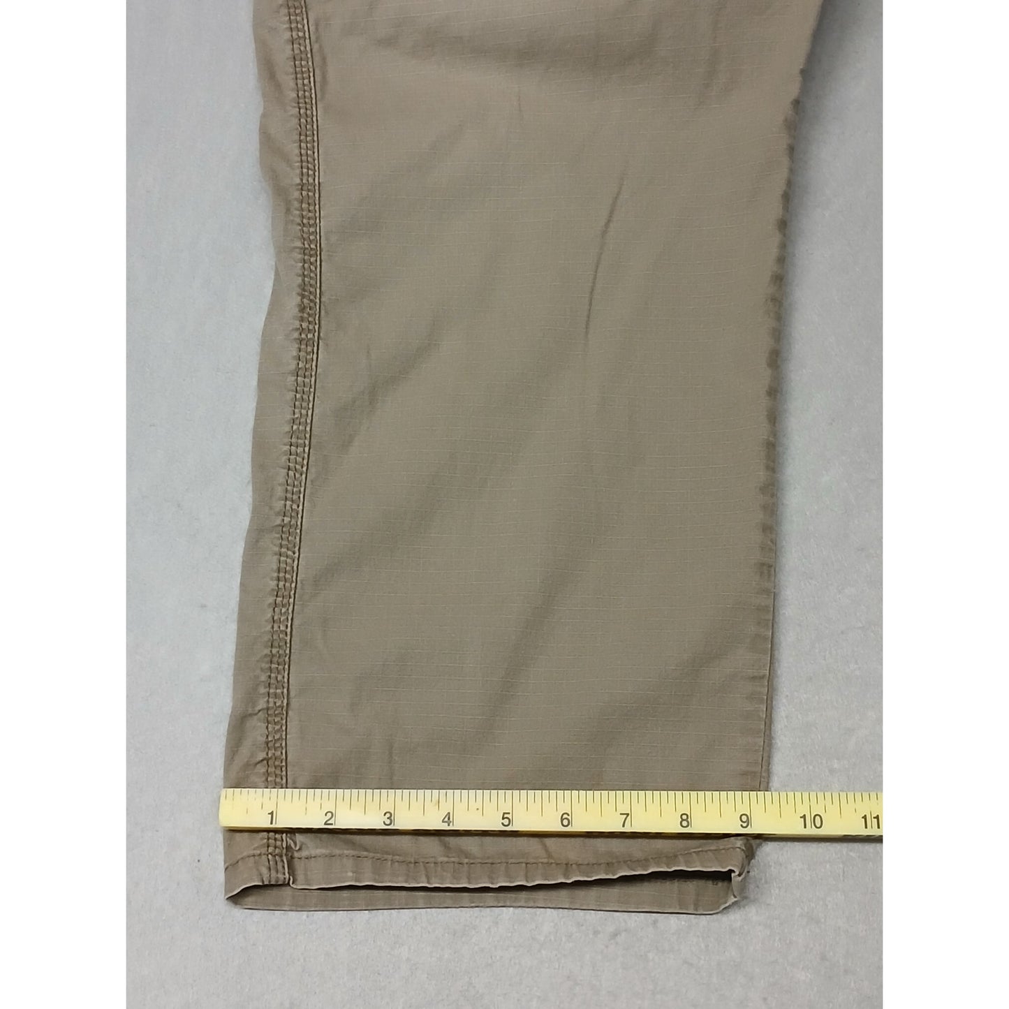 Wrangler (36" ) Beige Relaxed Fit Cargo Style