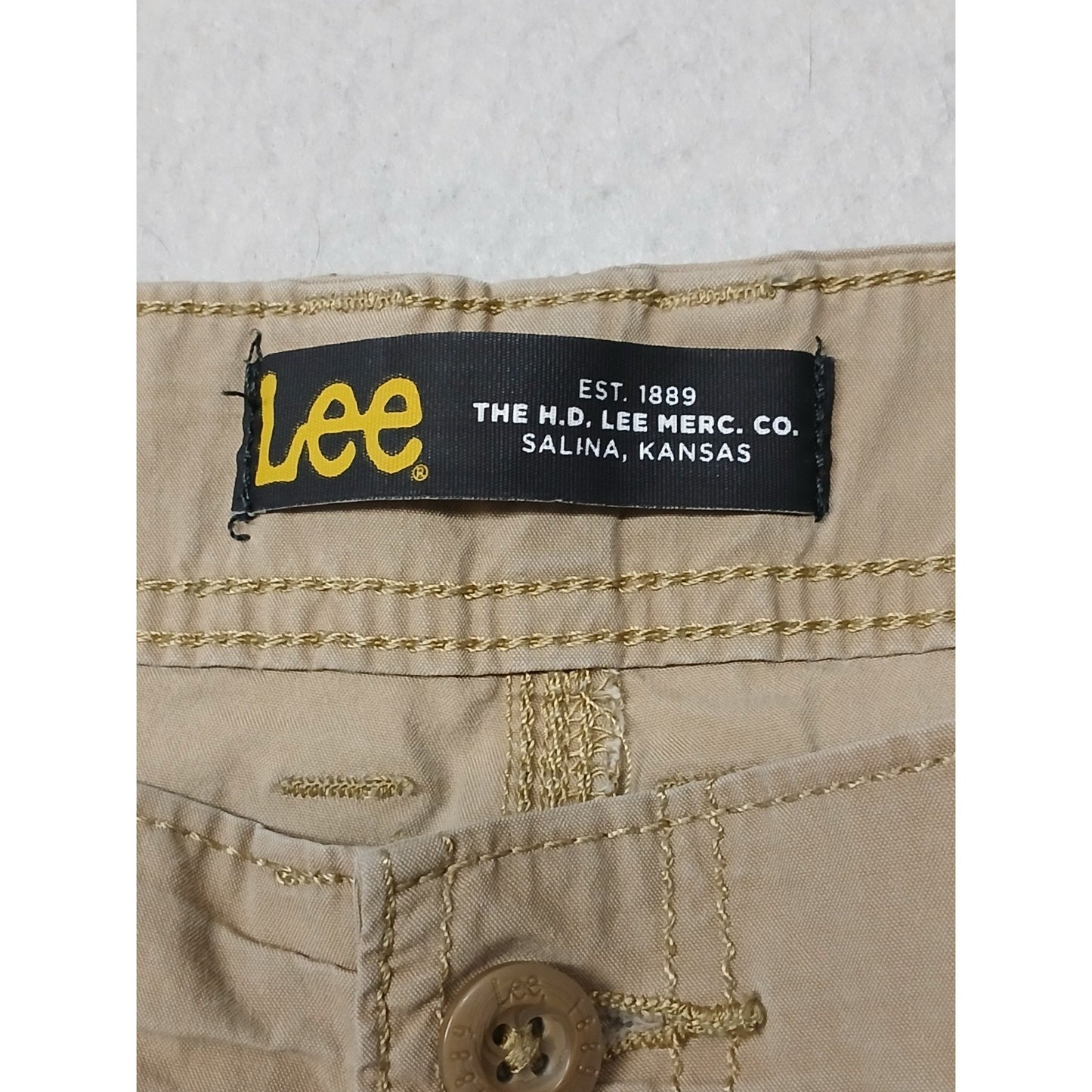 Lee's (40) Men's Tan Khaki Cargo Style Shorts