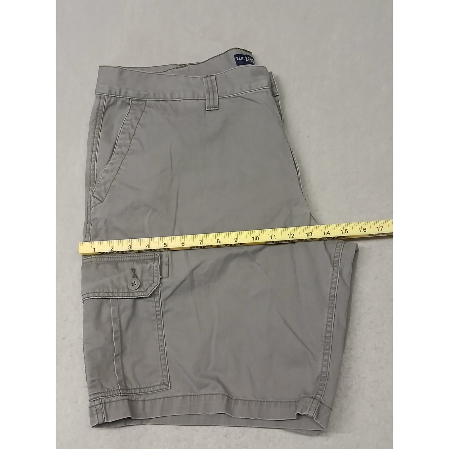 U.S. Polo Assn. (44) Men's Gray Cargo Khaki Relaxed Shorts