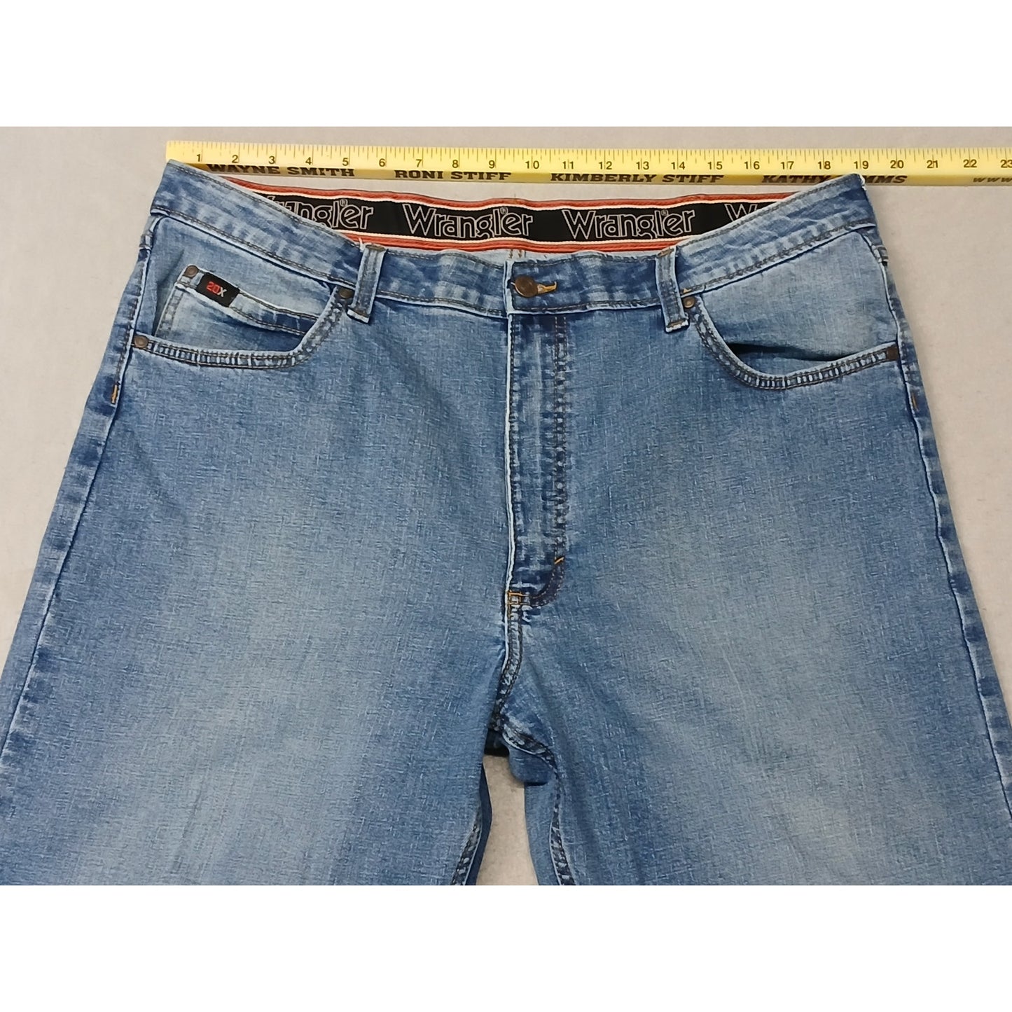 Wrangler (38x38) Vintage Relaxed Straight Blue Denim jeans