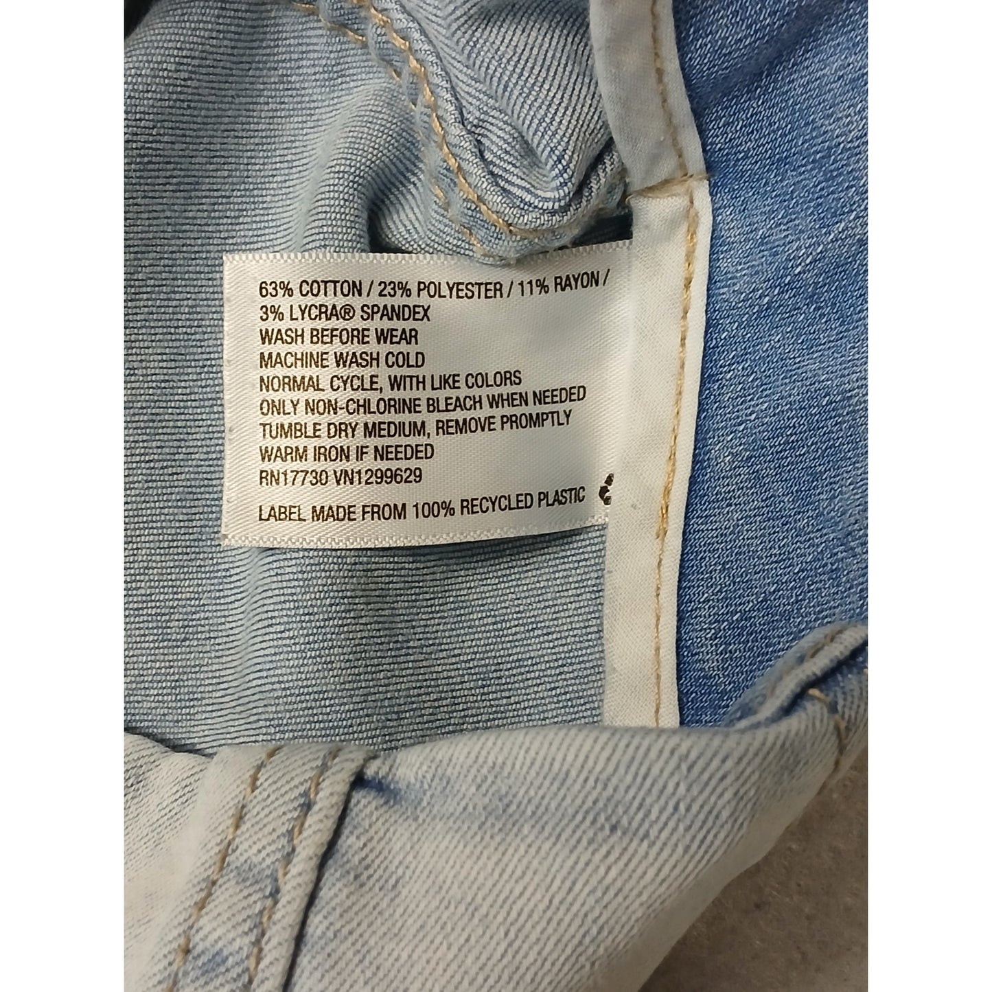 Wild Fable (0) Light Wash Raw Hem Denim Mini Skirt