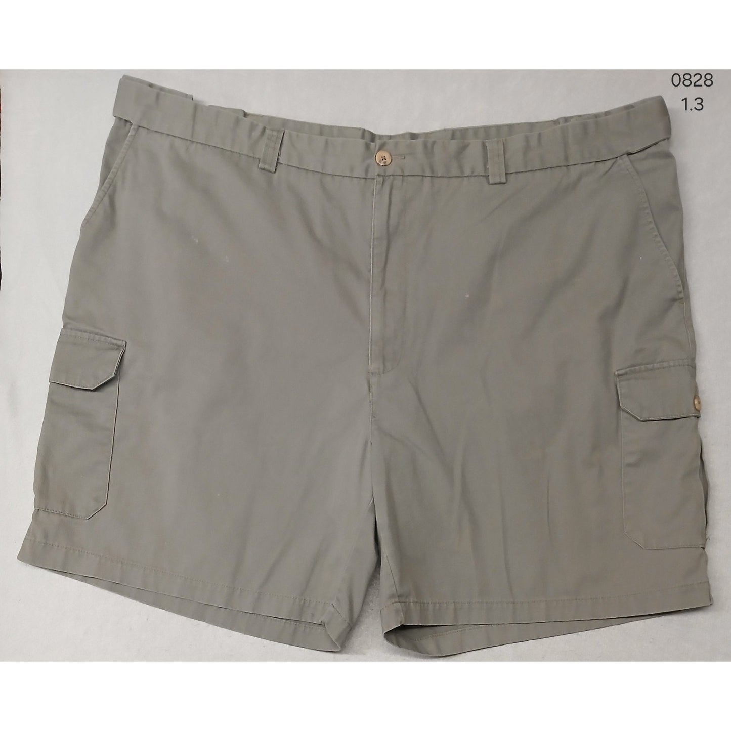 Canyon Ridge (52) Men's Gray Cargo Khaki Relaxed Shorts