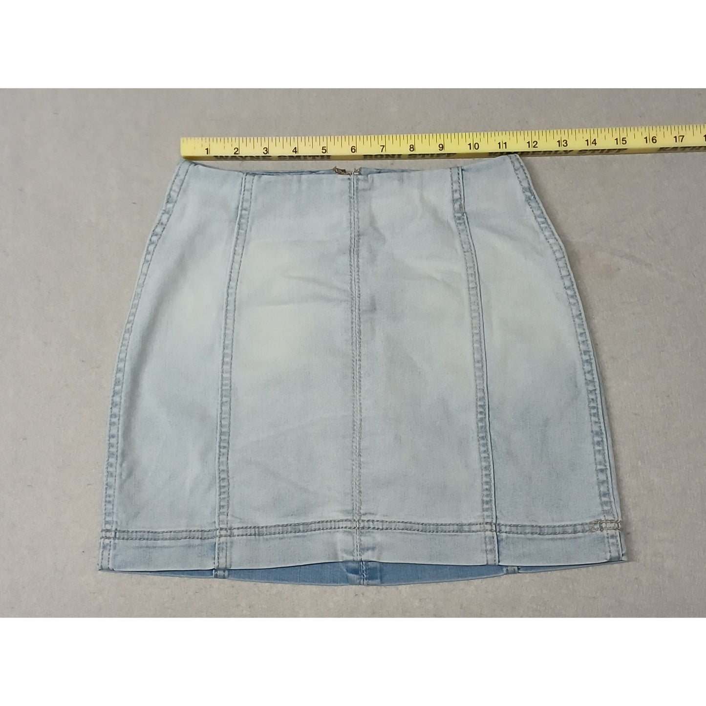Wild Fable (0) Light Wash Raw Hem Denim Mini Skirt