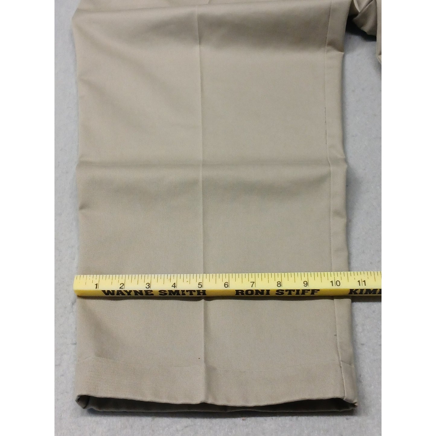 Izod (42x30) Men's Beige Khaki Relaxed Straight Dress Slacks