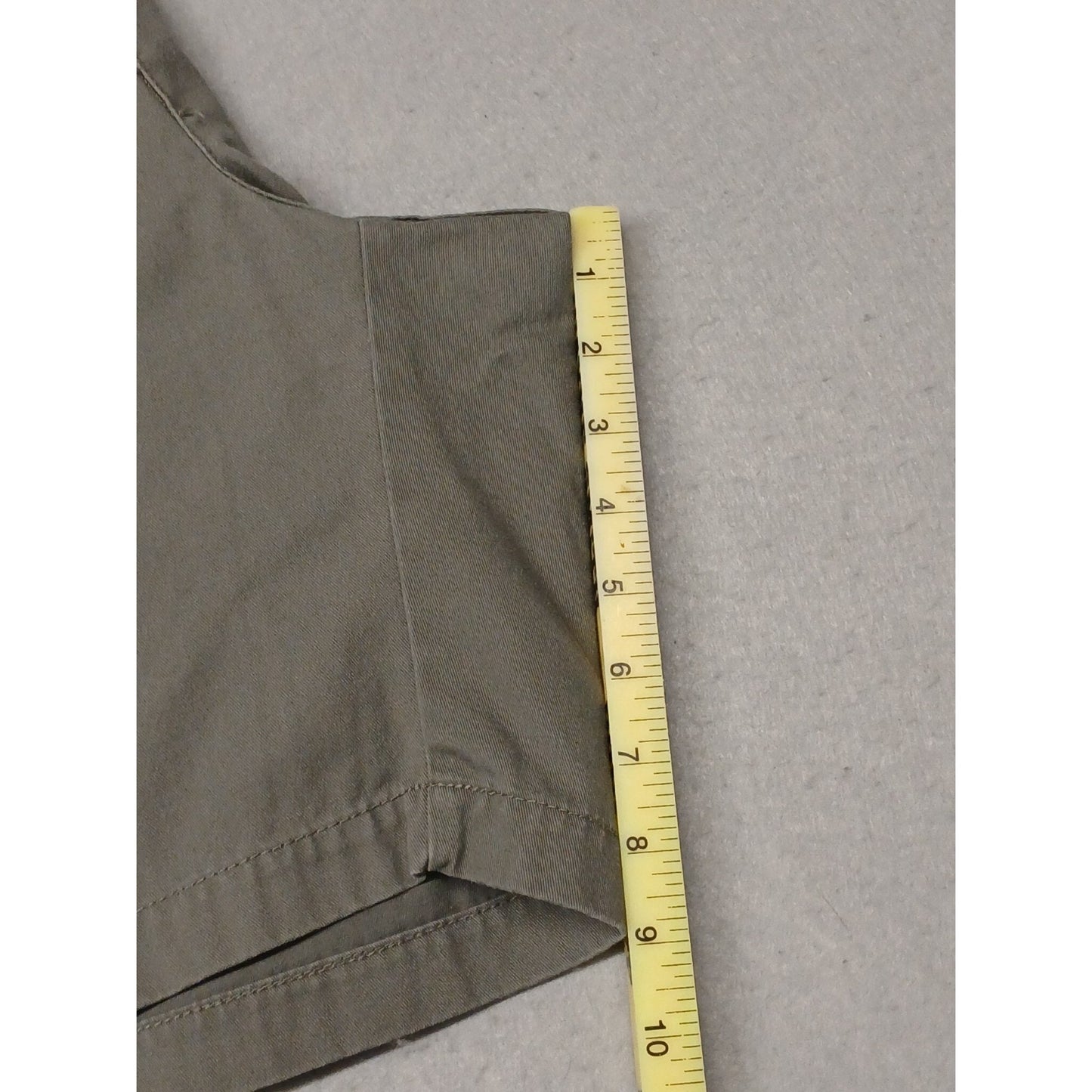 Canyon Ridge (52) Men's Gray Cargo Khaki Relaxed Shorts