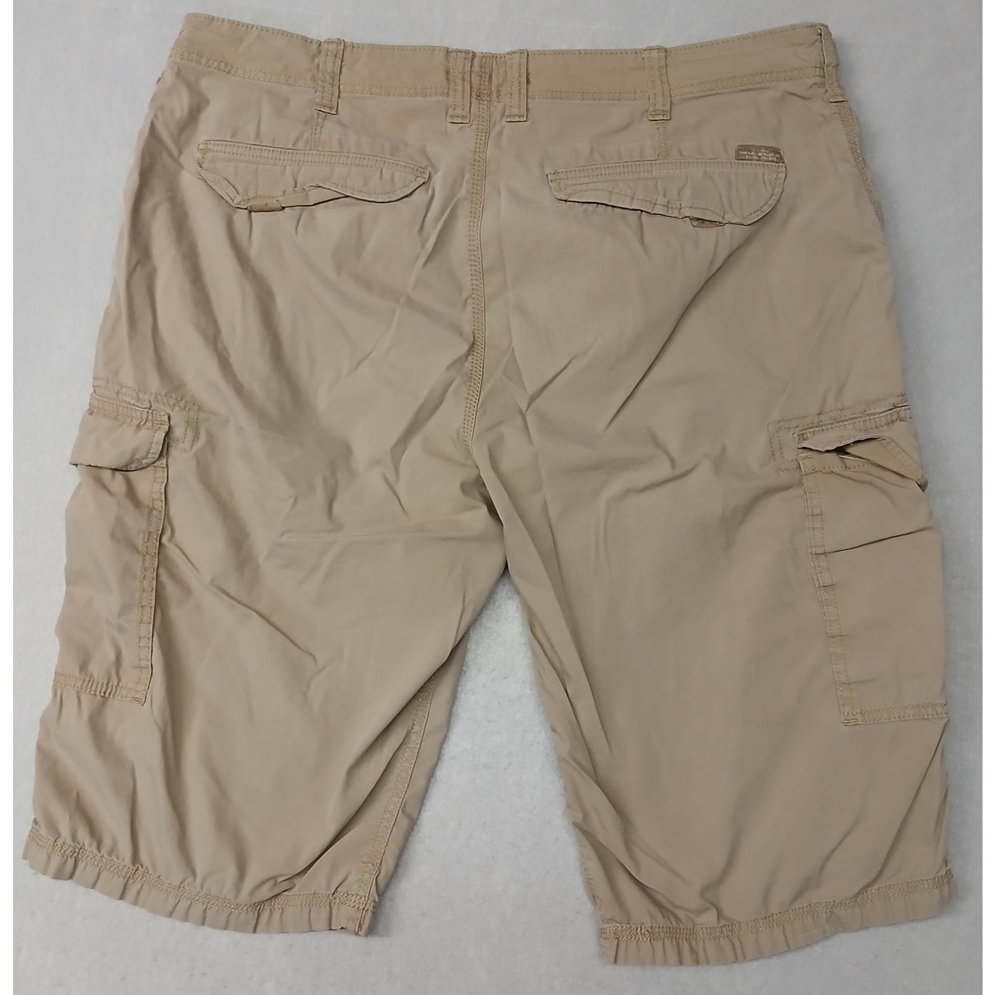 Lee's (40) Men's Tan Khaki Cargo Style Shorts