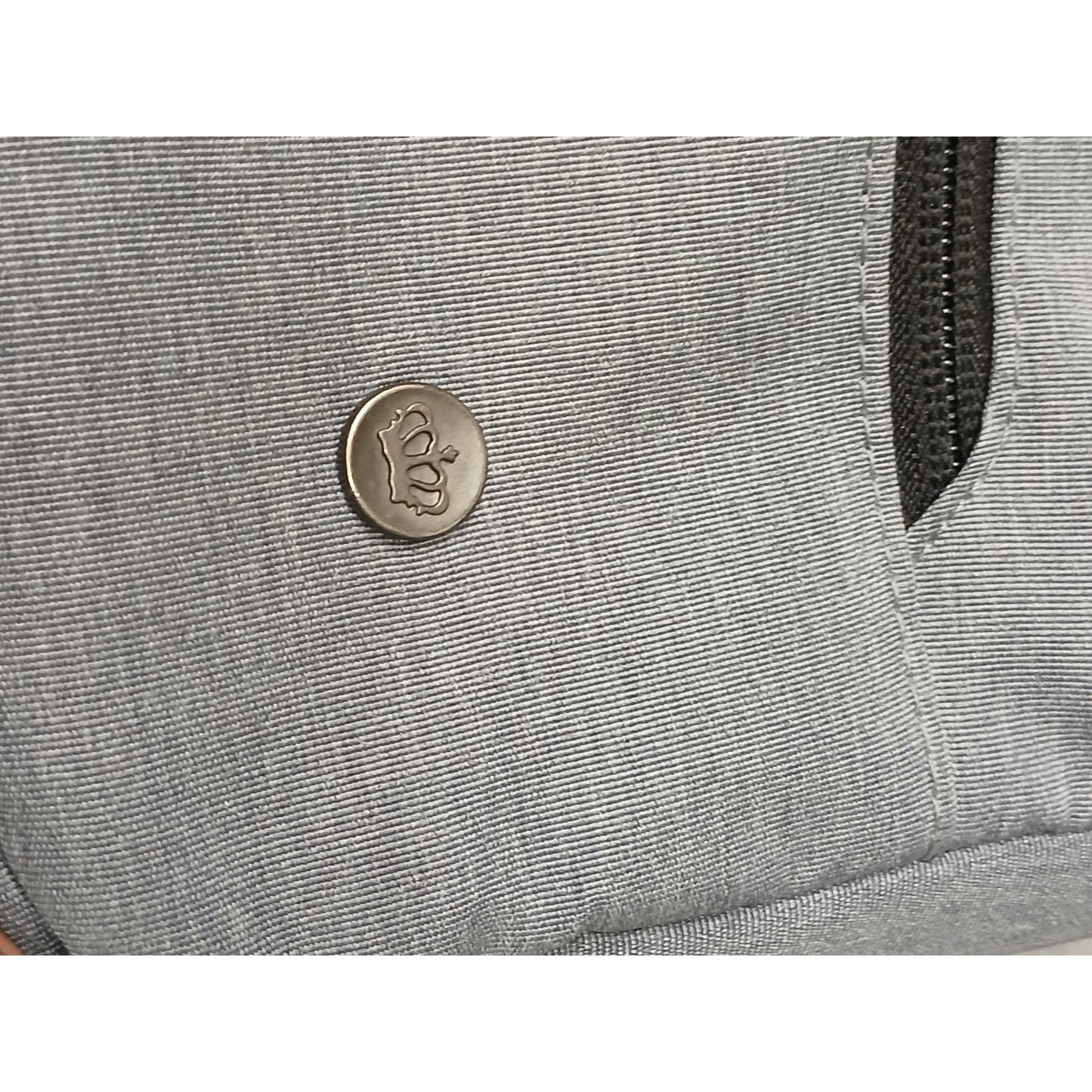 PKG 15” Laptop Messenger Bag Carry Crossbody Gray 10L Pre Owned