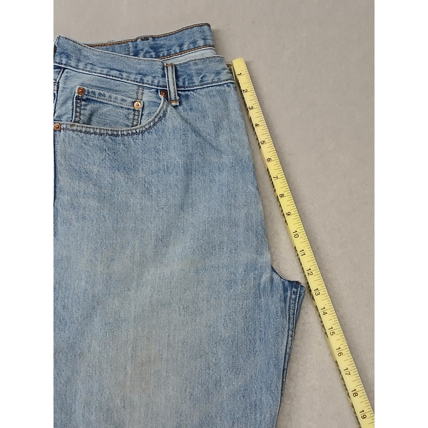 Levis 550 (40x30) Relaxed Fit Straight Leg Light Denim Jeans