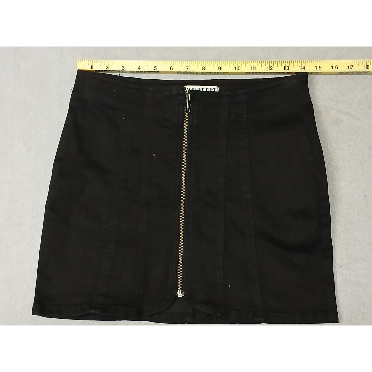 We The Free (4) Black Zip Front Denim Mini Skirt