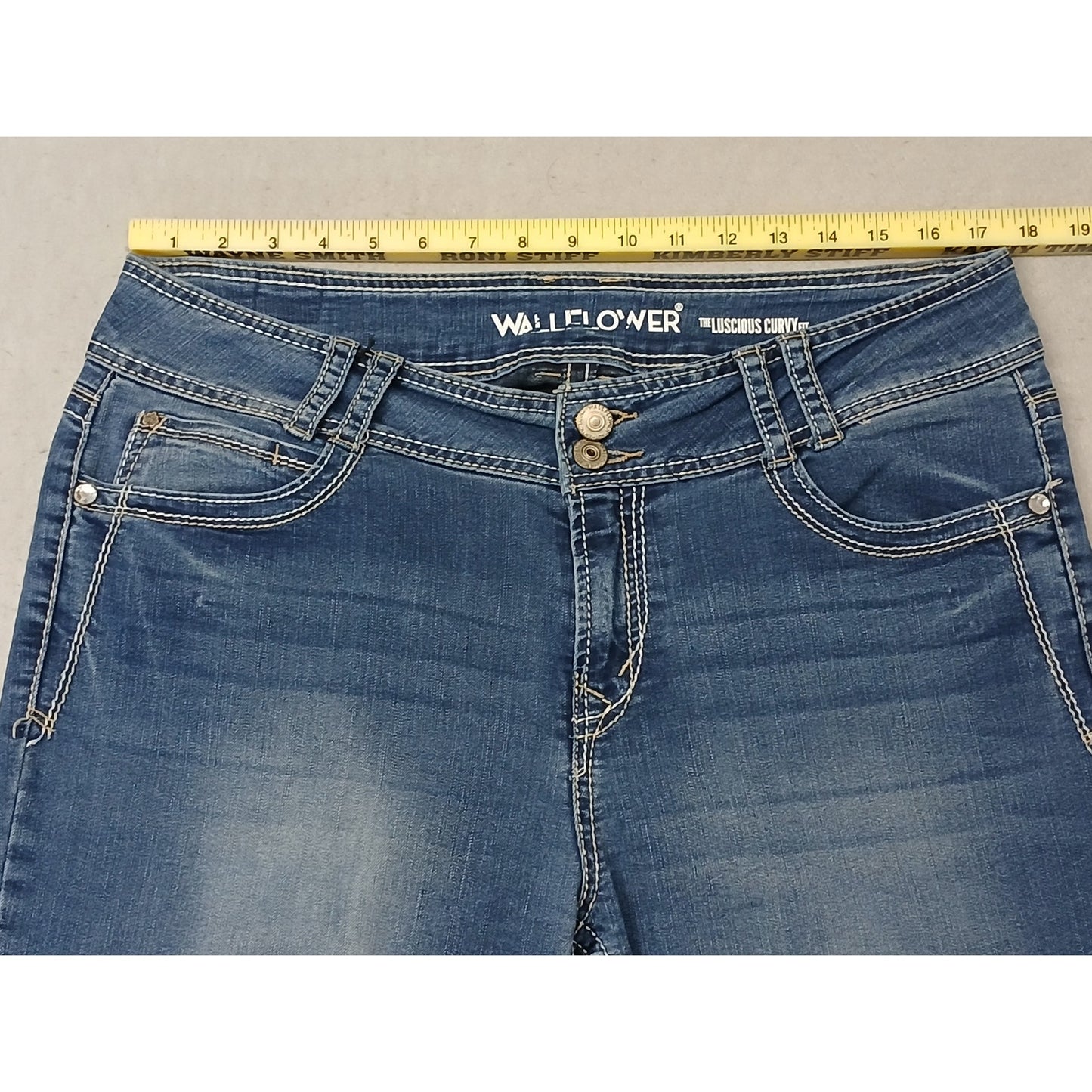 Wallflower (15R) Women's Curvy Fit Boot Cut Blue Denim Jeans
