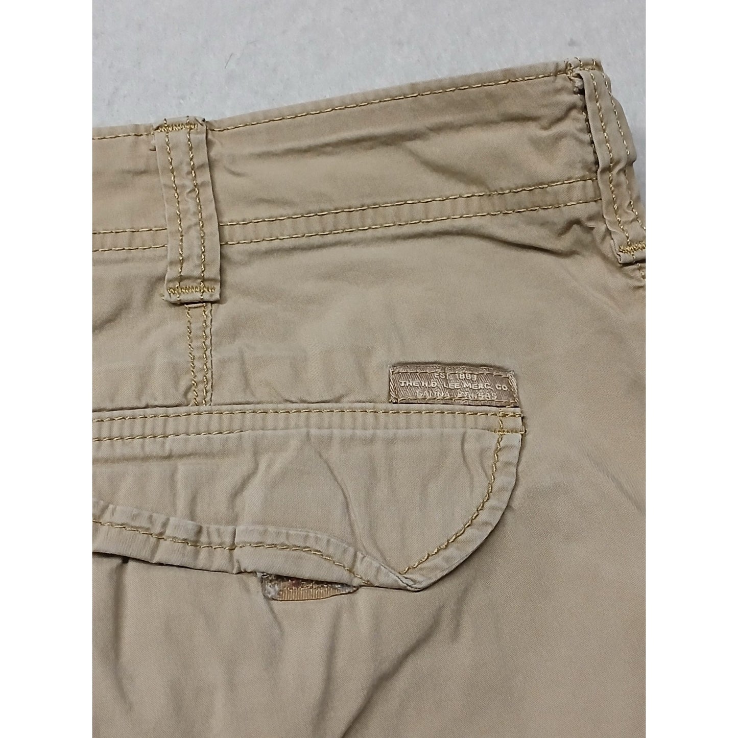 Lee's (40) Men's Tan Khaki Cargo Style Shorts