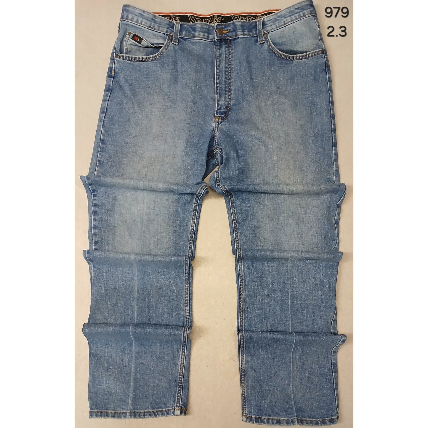 Wrangler (38x38) Vintage Relaxed Straight Blue Denim jeans