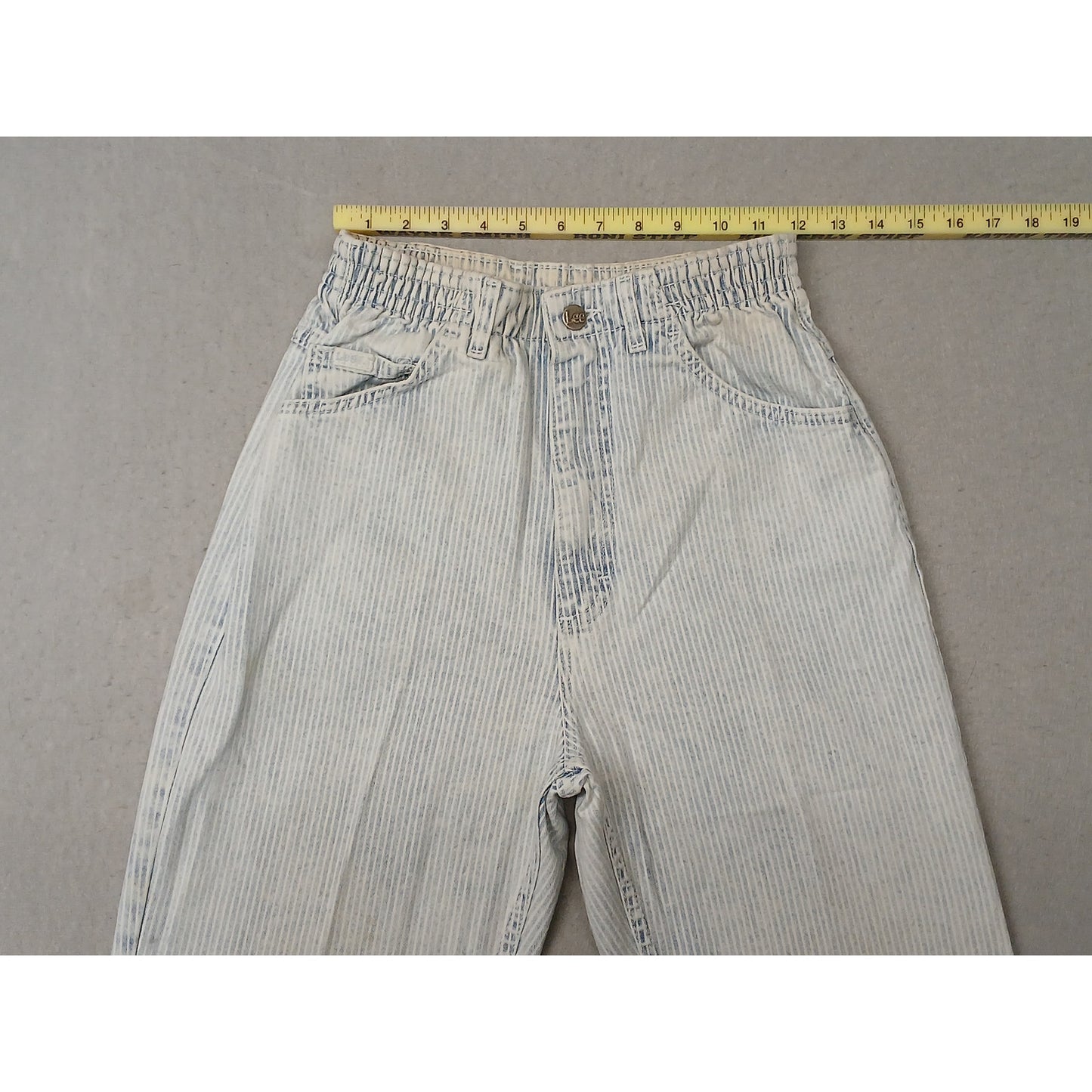 Lee (8M) Vintage High Rise Tapered Leg Light Wash Jeans