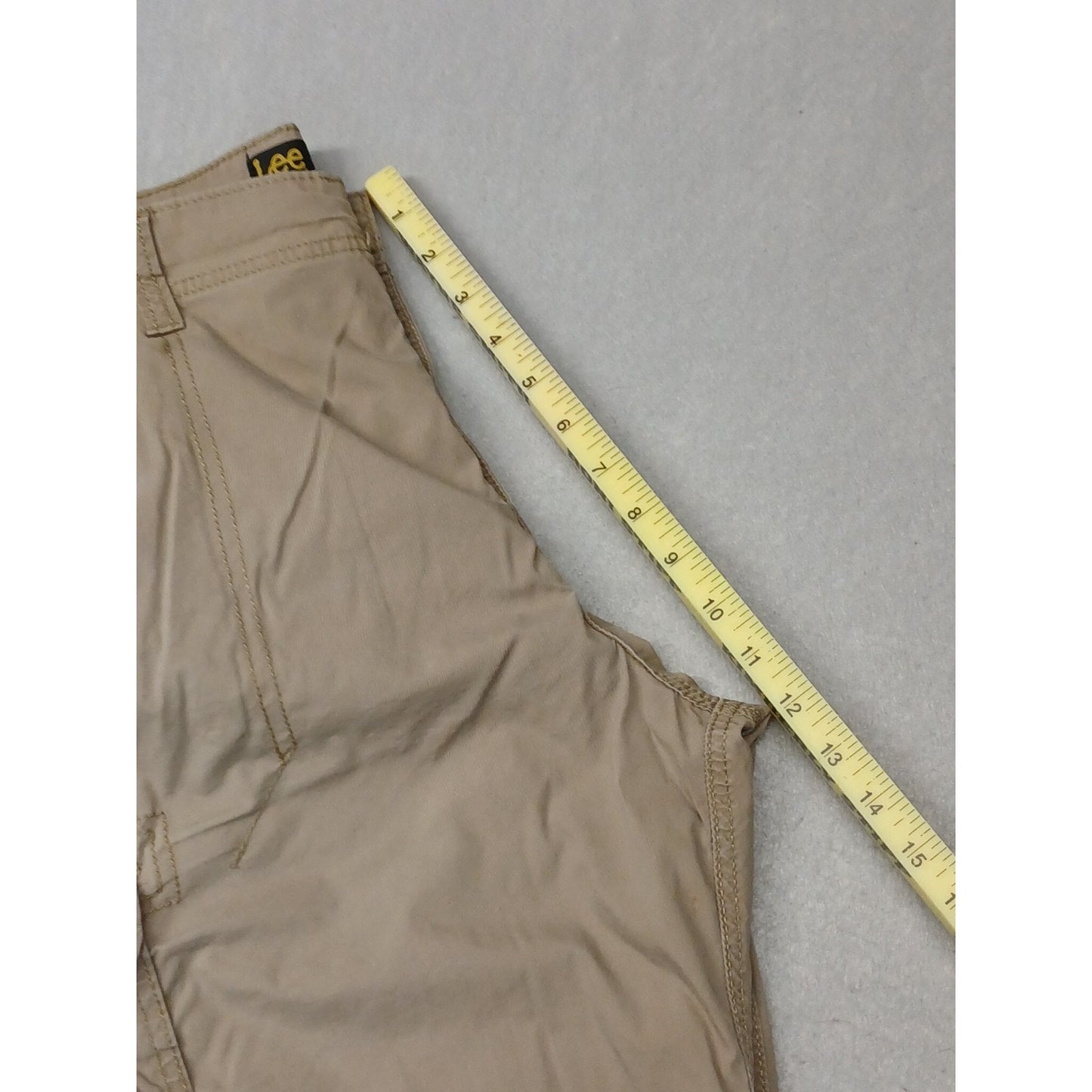 Lee's (40) Men's Tan Khaki Cargo Style Shorts