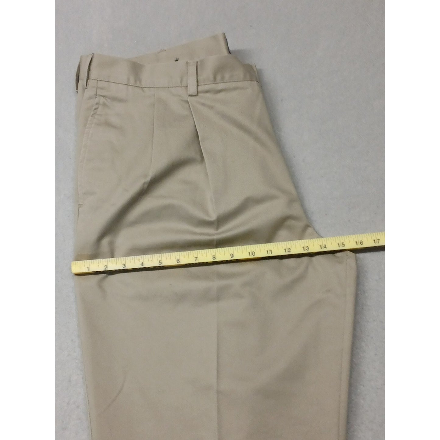 Izod (42x30) Men's Beige Khaki Relaxed Straight Dress Slacks