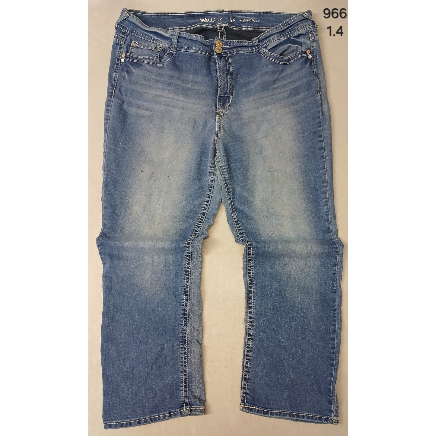 Wallflower (40") Vintage Relaxed Boot Cut Blue Denim Jeans
