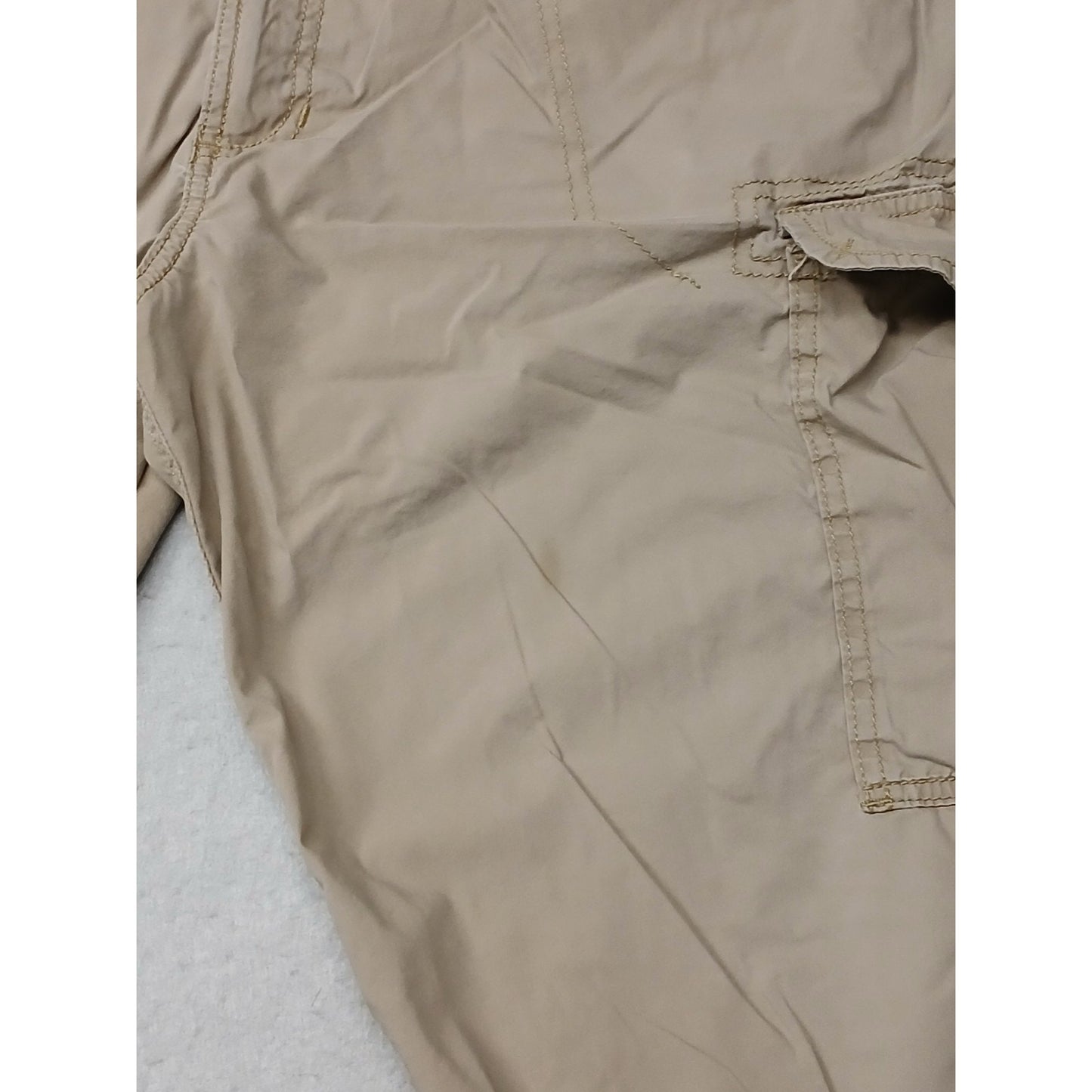 Lee's (40) Men's Tan Khaki Cargo Style Shorts