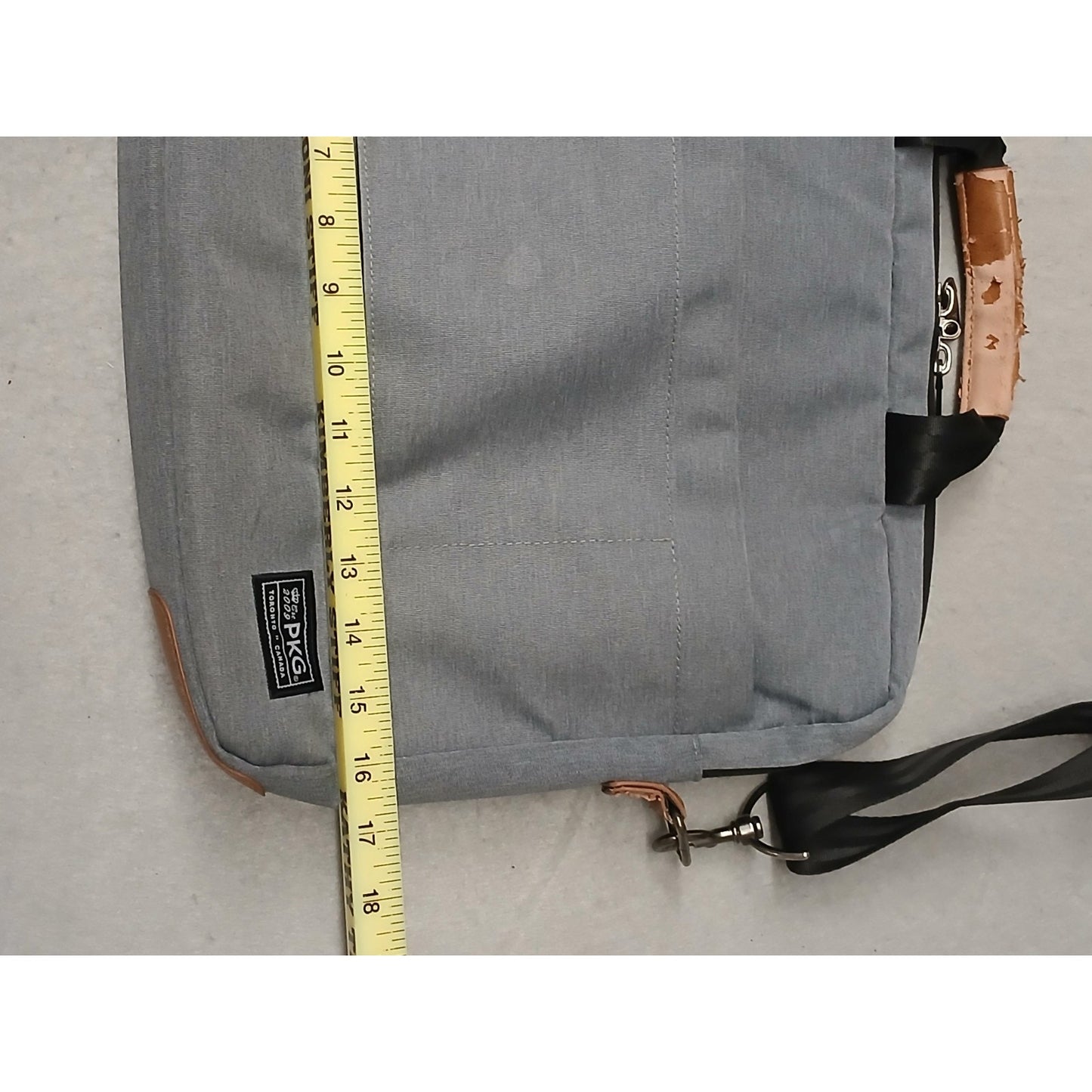 PKG 15” Laptop Messenger Bag Carry Crossbody Gray 10L Pre Owned