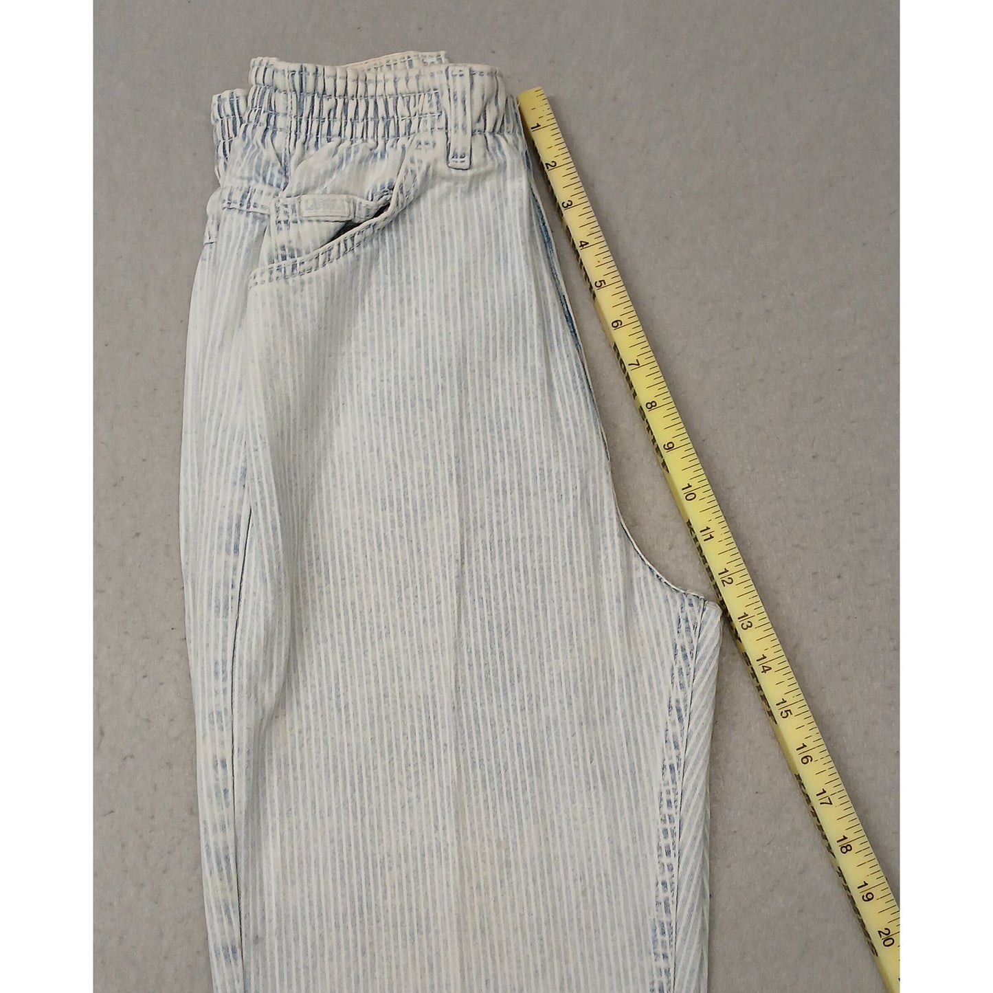 Lee (8M) Vintage High Rise Tapered Leg Light Wash Jeans