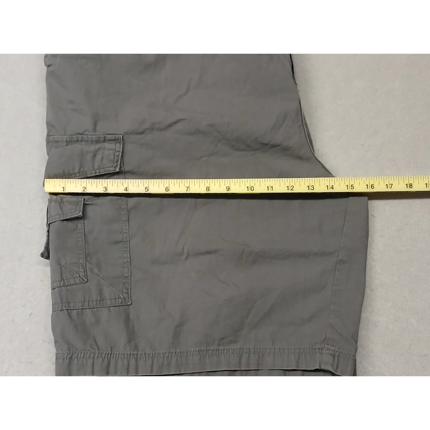 King Size (46) Men's Gray Cargo Style Relaxed Shorts