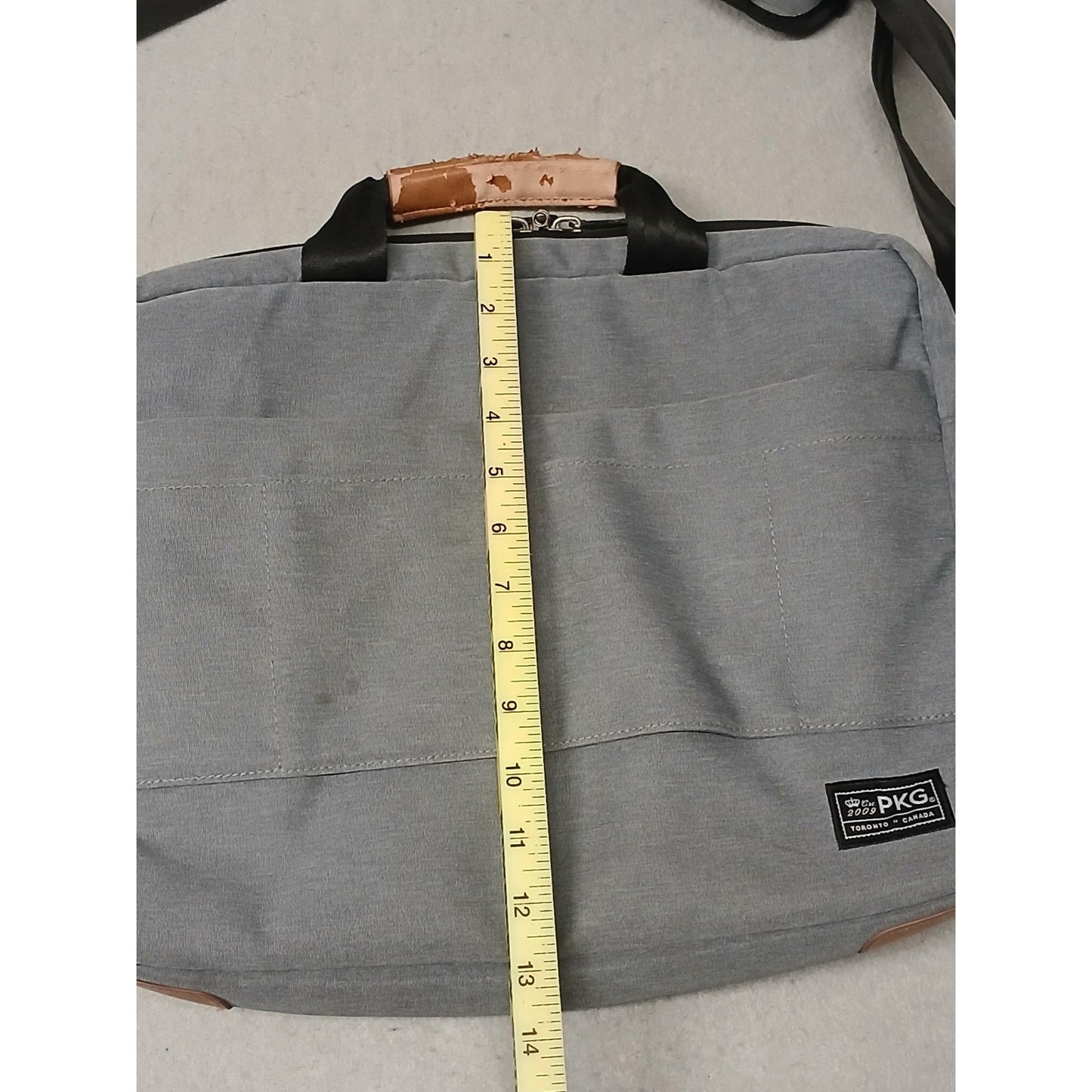 PKG 15” Laptop Messenger Bag Carry Crossbody Gray 10L Pre Owned