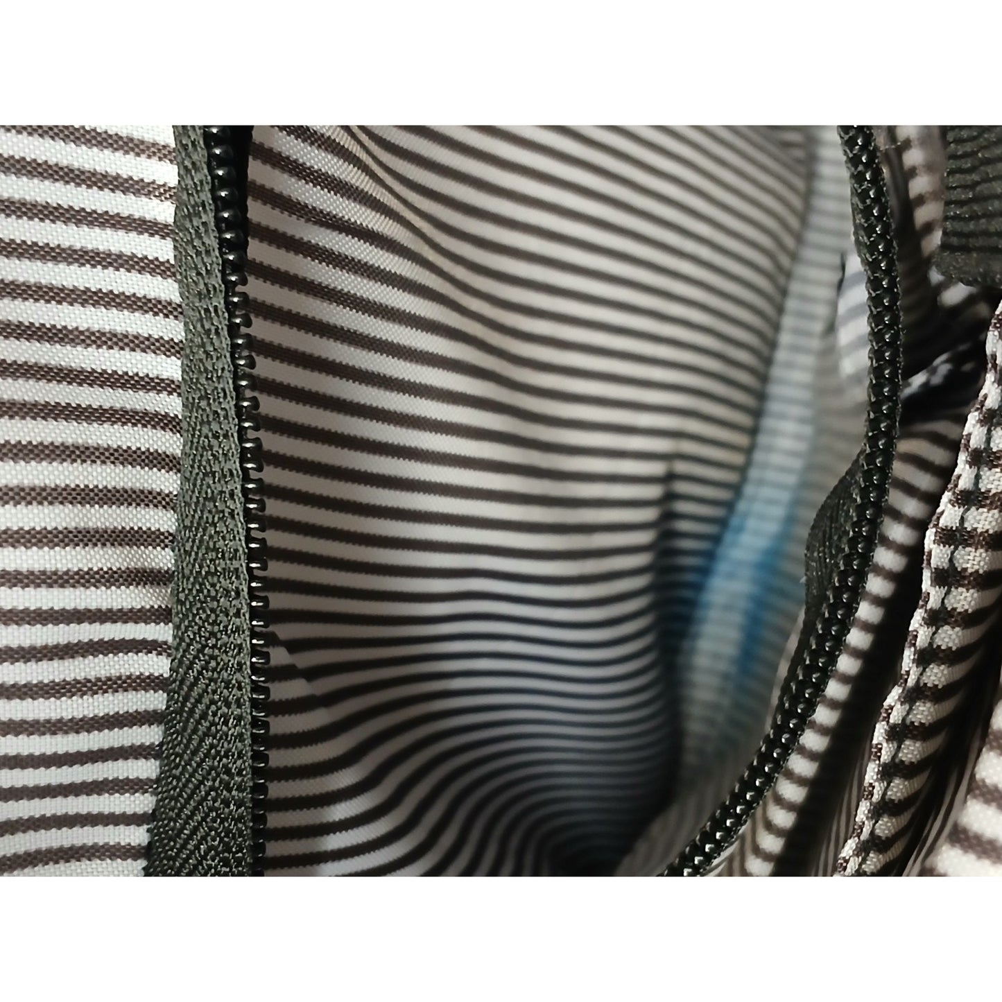 PKG 15” Laptop Messenger Bag Carry Crossbody Gray 10L Pre Owned