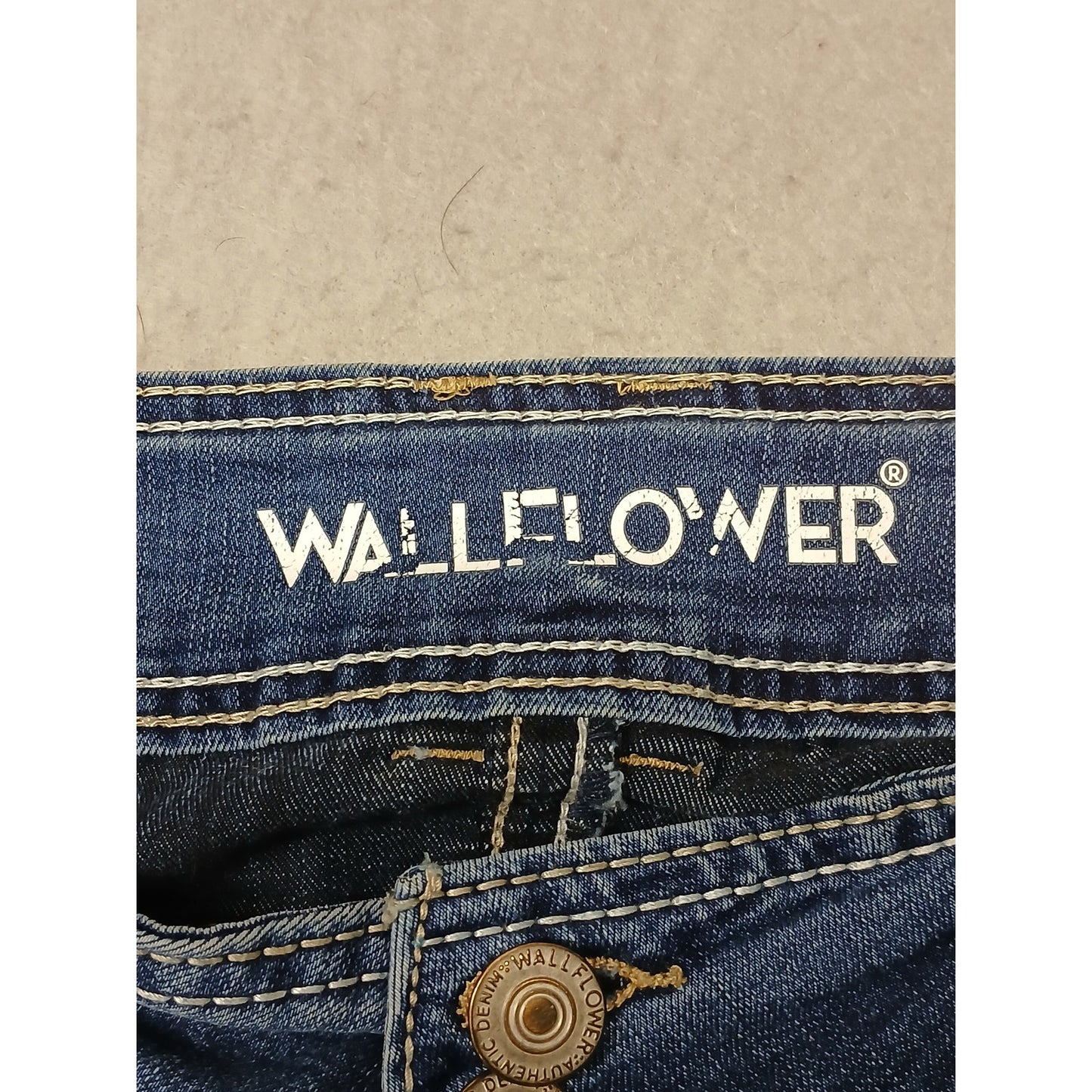 Wallflower (15R) Women's Curvy Fit Boot Cut Blue Denim Jeans