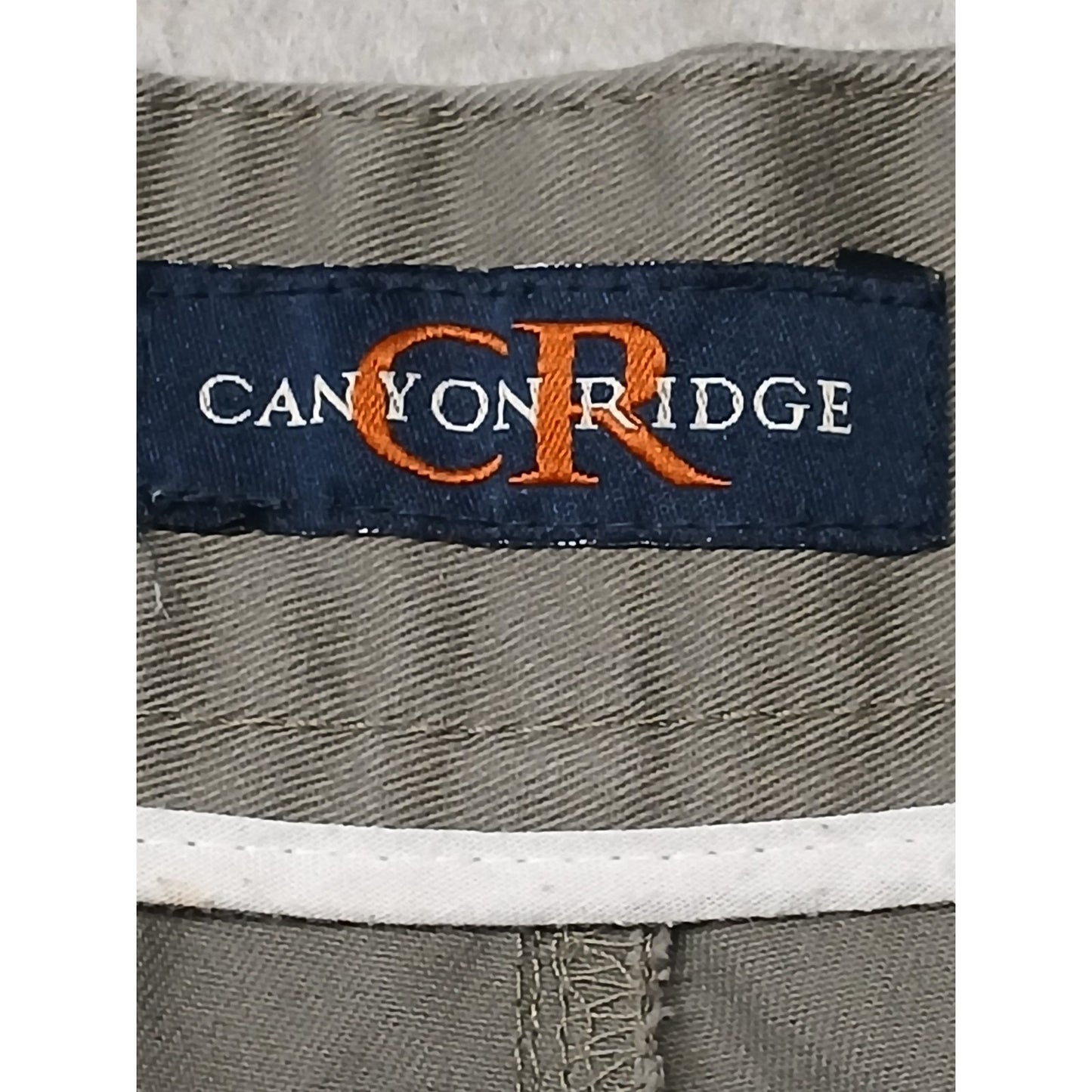 Canyon Ridge (52) Men's Gray Cargo Khaki Relaxed Shorts
