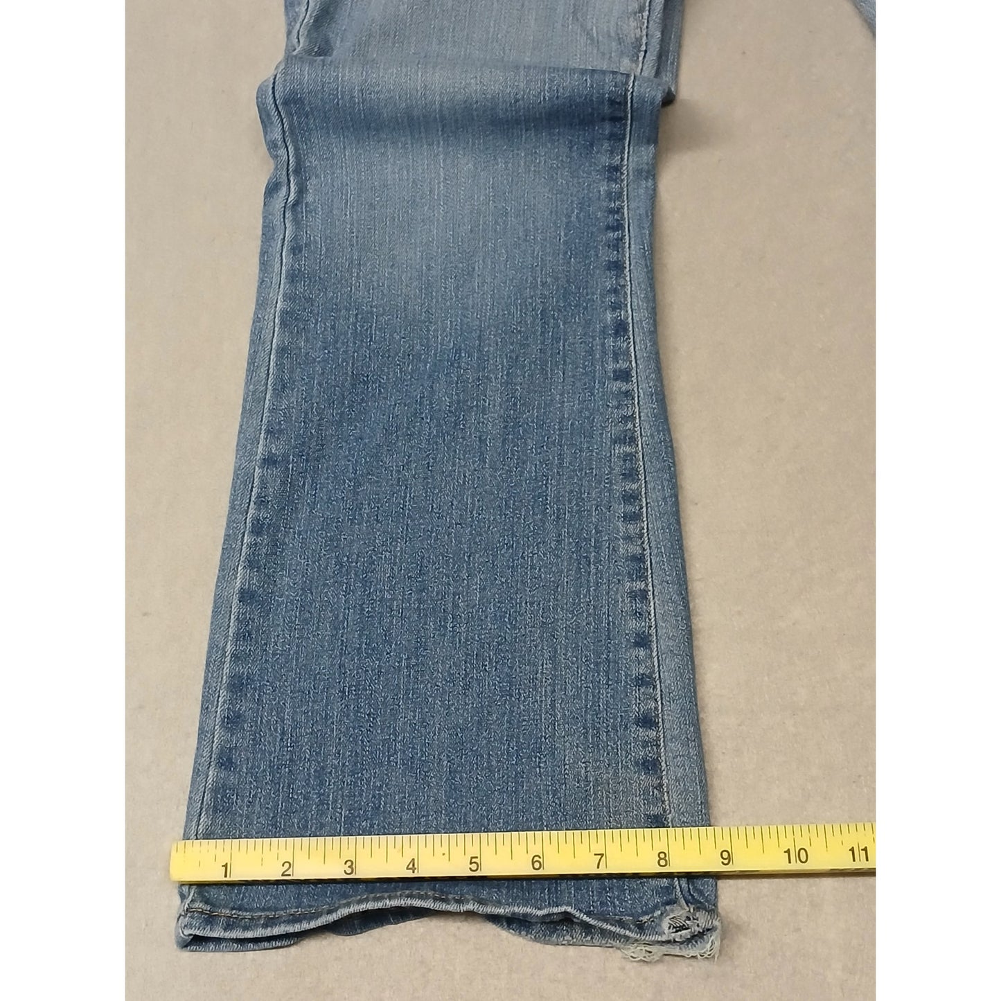 Levis (32x30) Straight Mid Rise Boot Cut Blue Denim Jeans