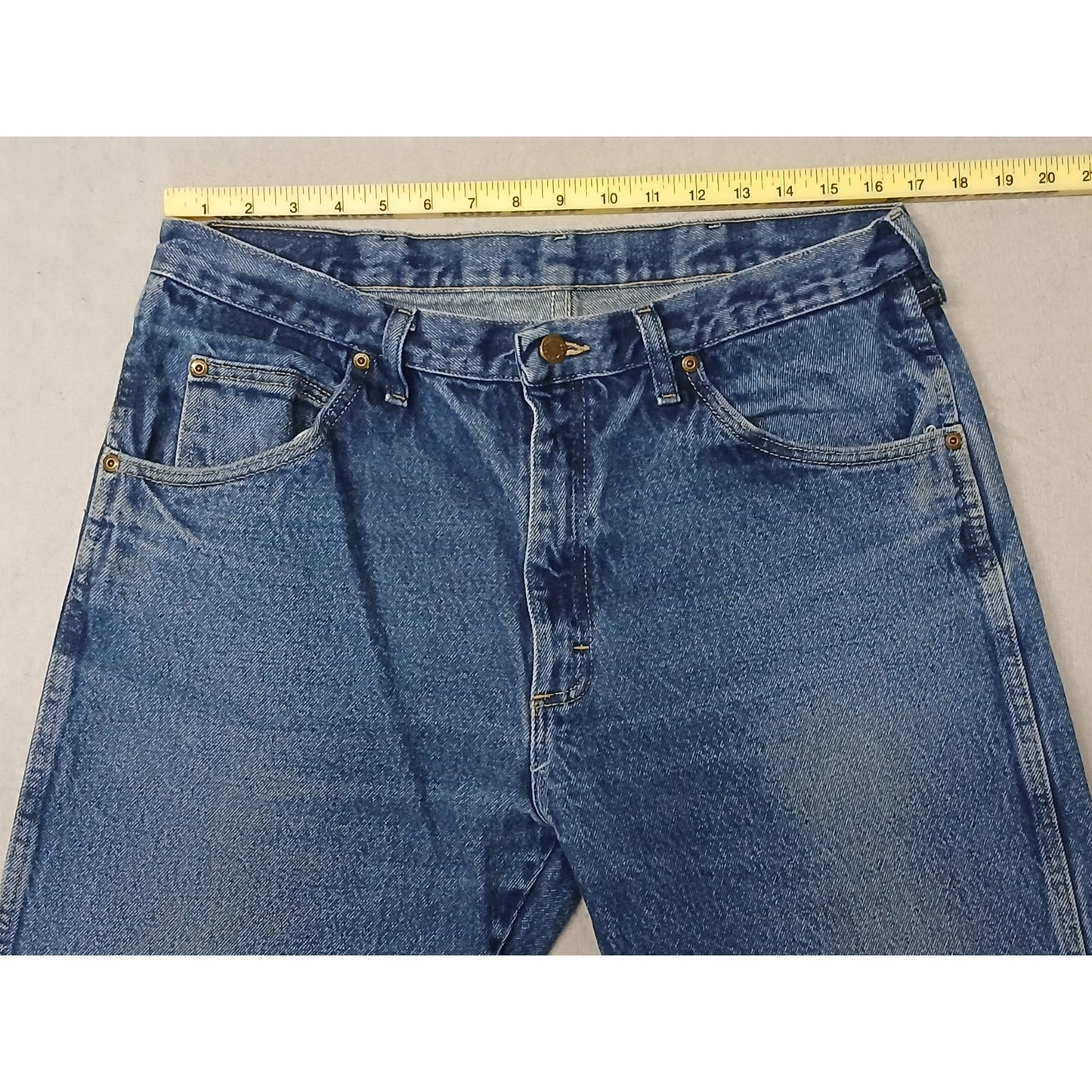 Wrangler (36x30) Rugged Wear Classic Fit  Blue Denim jeans