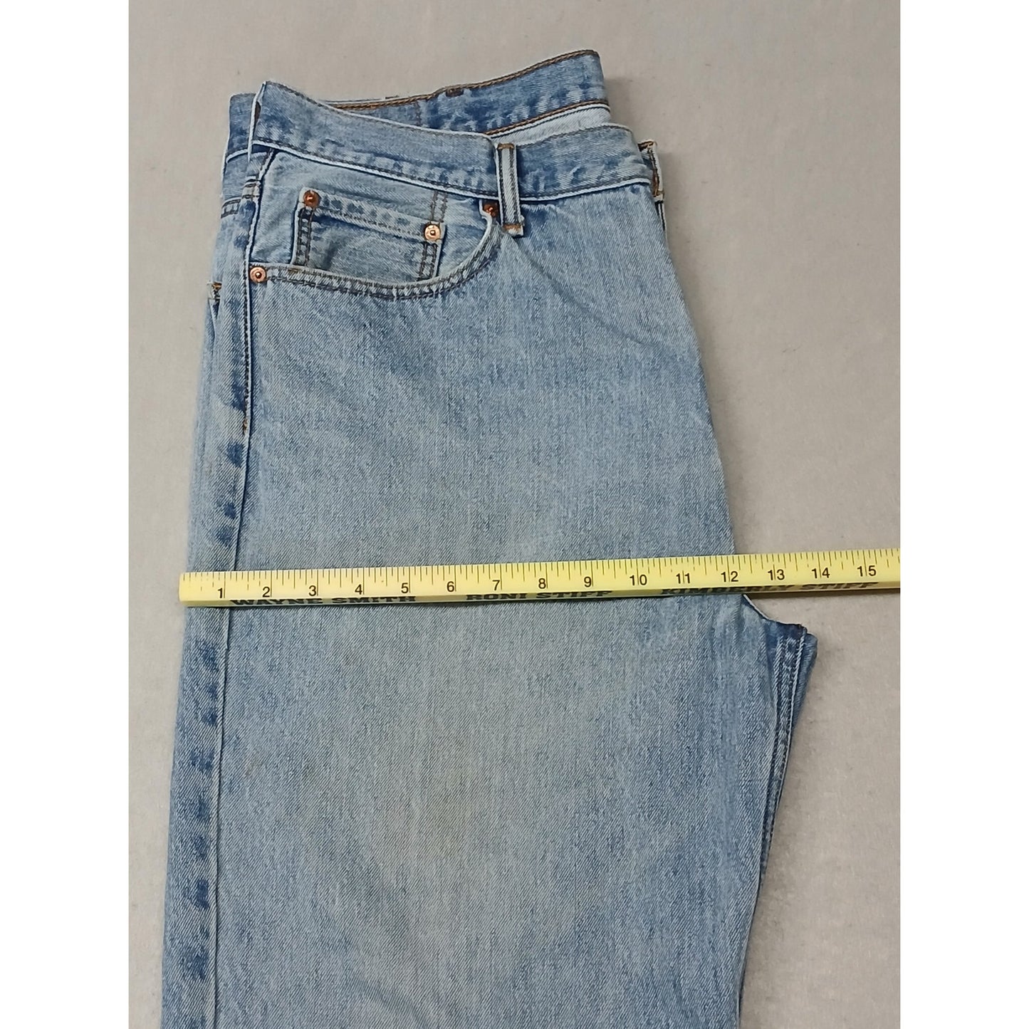 Levis 550 (40x30) Relaxed Fit Straight Leg Light Denim Jeans
