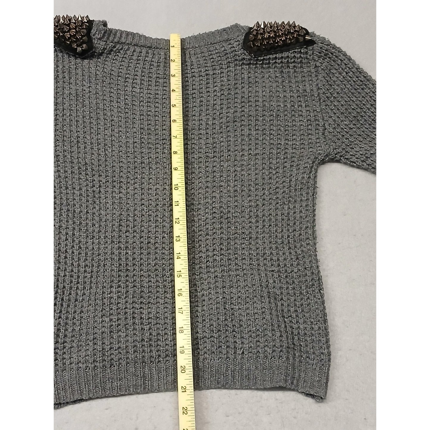 Love By Design (Medium) Gray Chunk Waffle Knit Sweatshirt