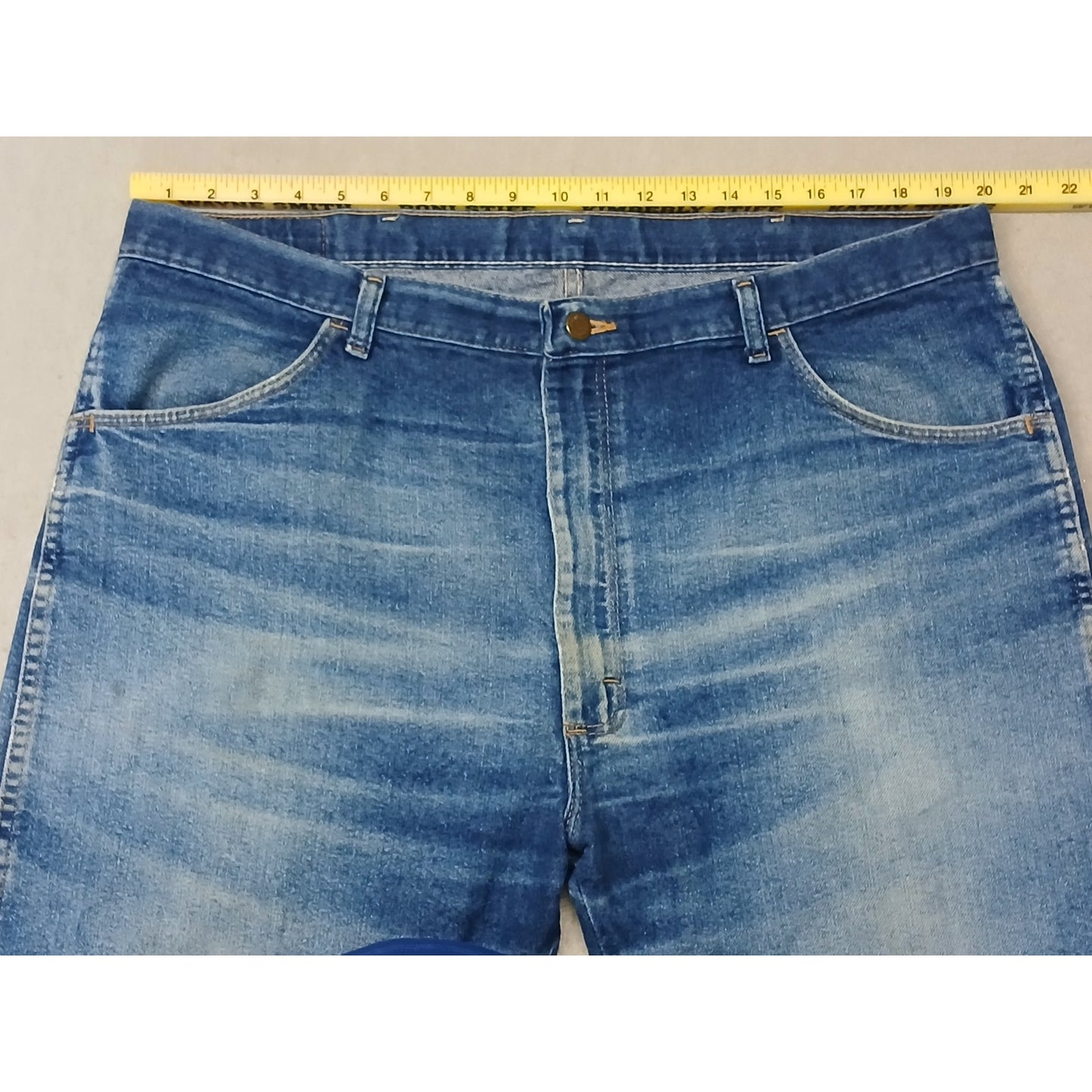Wrangler (40x30) Men's Relaxed Fit Straight Blue Denim Jeans