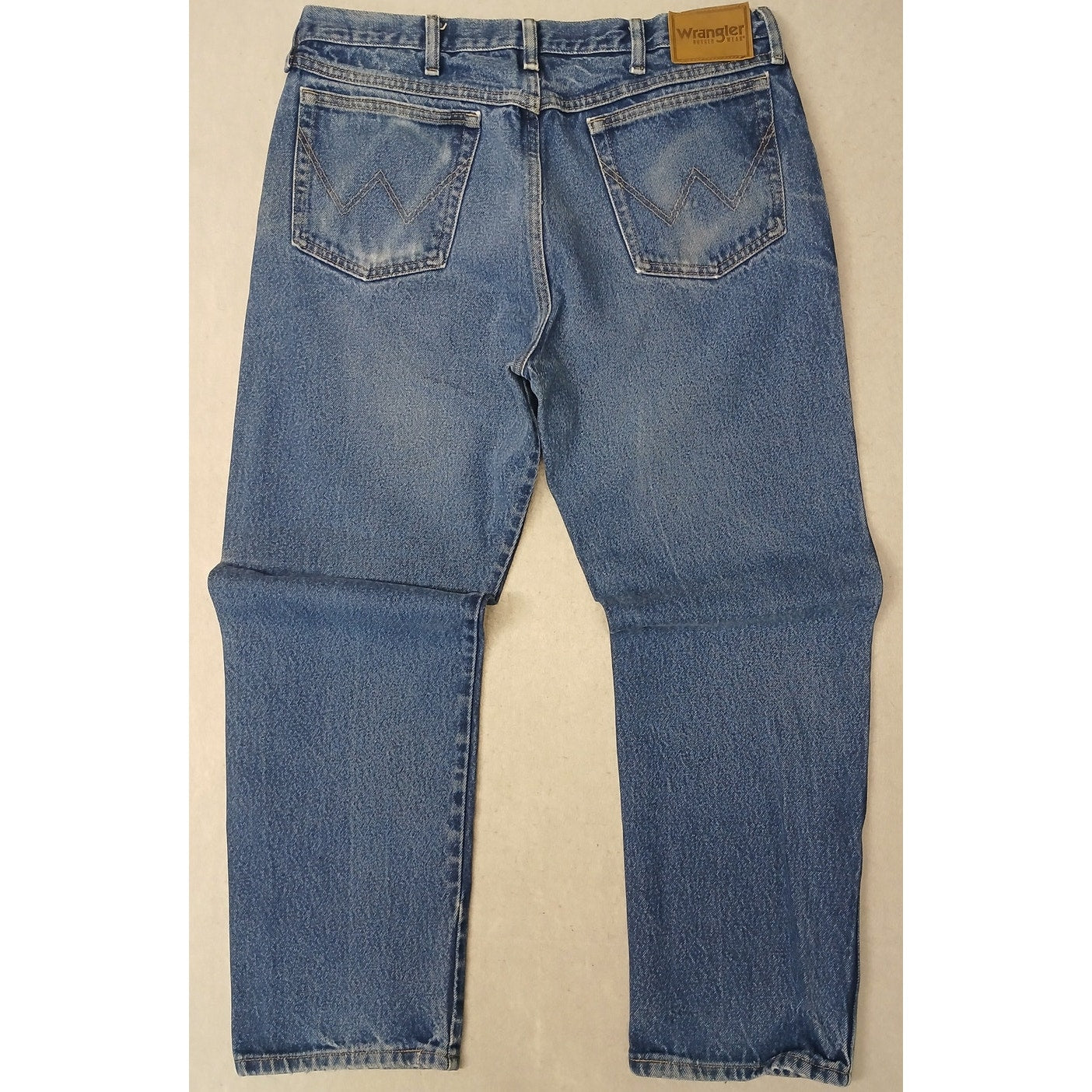 Wrangler (36x30) Rugged Wear Classic Fit  Blue Denim jeans