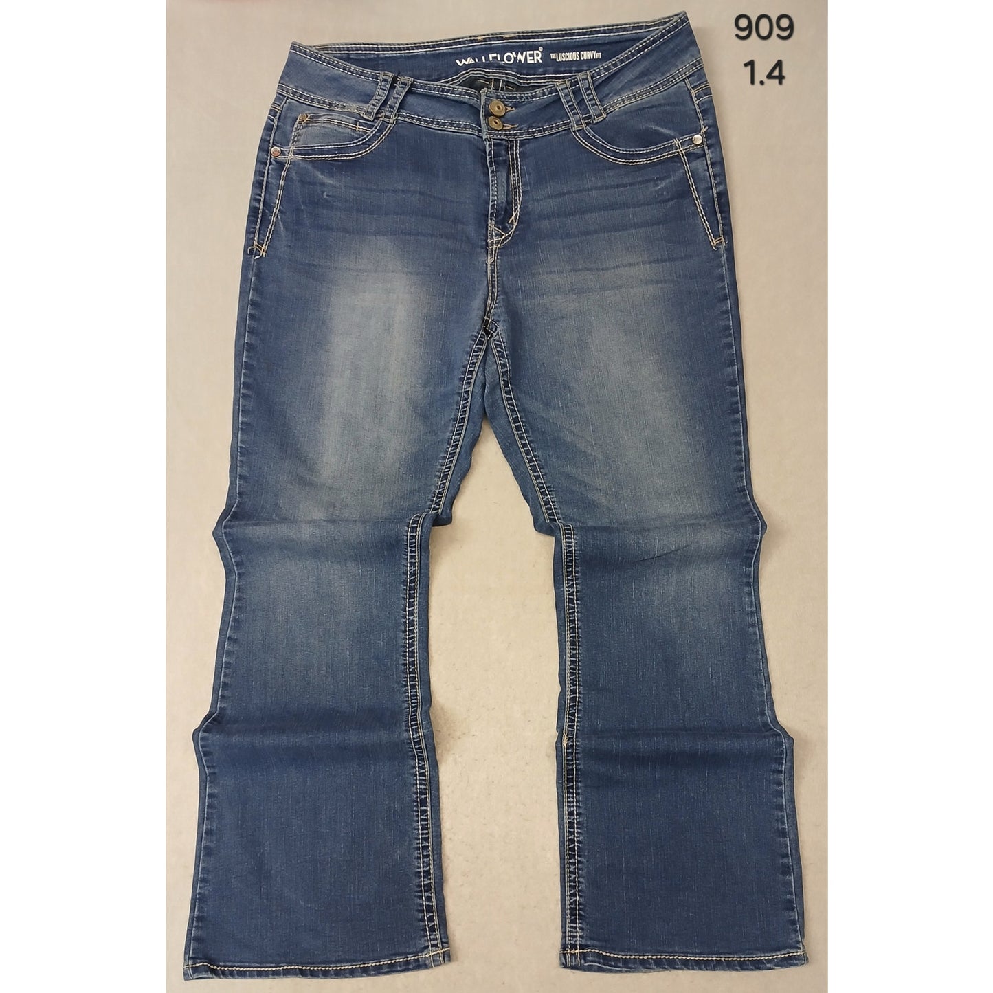 Wallflower (15R) Women's Curvy Fit Boot Cut Blue Denim Jeans
