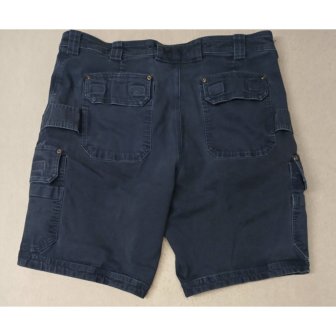 Duluth (40) Blue Cargo Style Flex Fire Hose Khaki Shorts