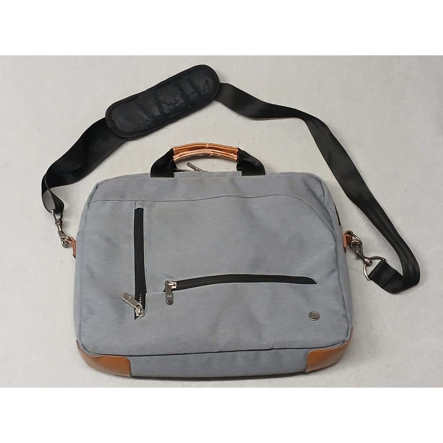 PKG 15” Laptop Messenger Bag Carry Crossbody Gray 10L Pre Owned