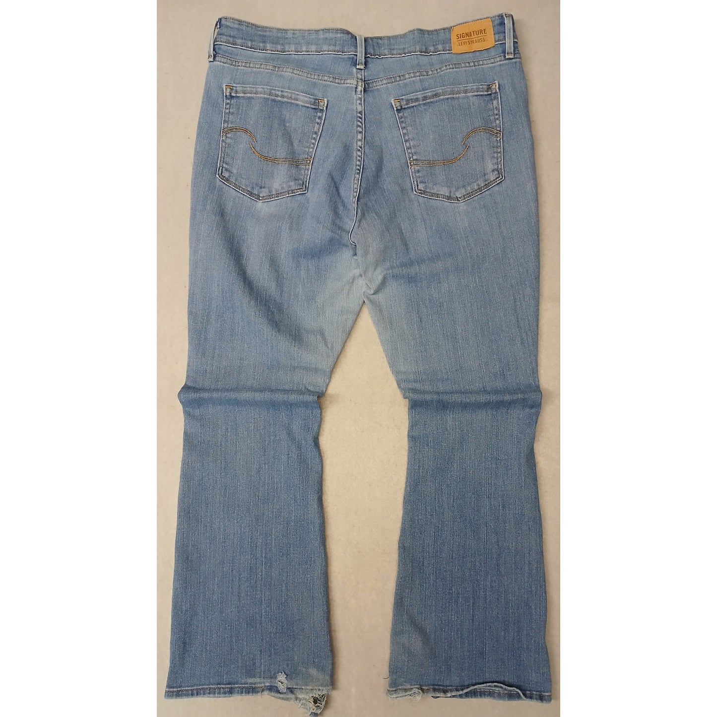 Levis (32x30) Straight Mid Rise Boot Cut Blue Denim Jeans