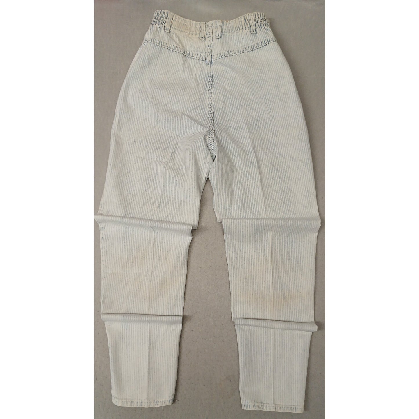 Lee (8M) Vintage High Rise Tapered Leg Light Wash Jeans