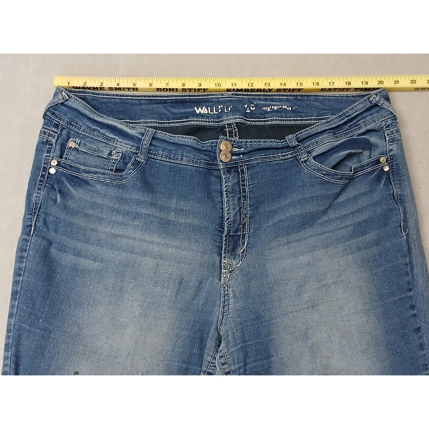 Wallflower (40") Vintage Relaxed Boot Cut Blue Denim Jeans