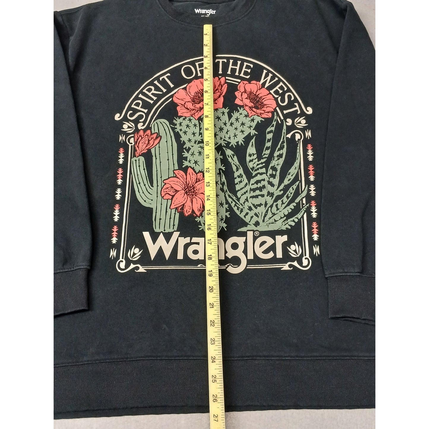 Wrangler (Medium) Black Crew Neck Pullover Sweatshirt
