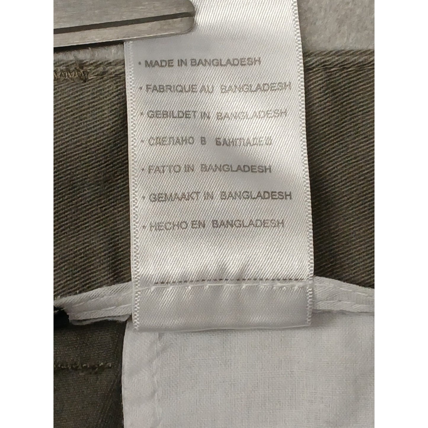 Canyon Ridge (52) Men's Gray Cargo Khaki Relaxed Shorts