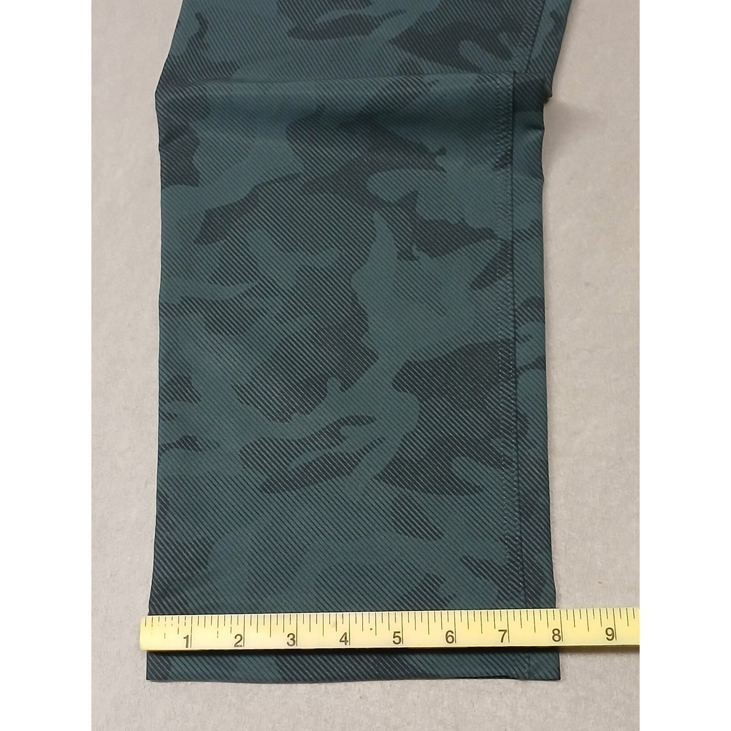 Nike (34x30) Men's Straight Green Camo Dri-Fit Golf Trousers
